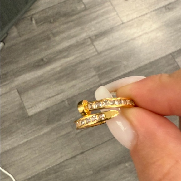 Elegant Gold and Silver Women's nail Ring size 8 - Picture 2 of 2